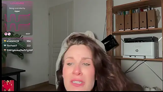 vanessariskyshow's cam snapshot