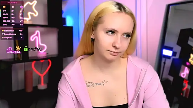 mila_glow1's cam snapshot