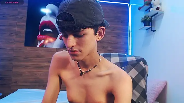 Michaelkoiv live sex cam