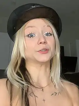 Thru_Violetta_Doll's cam snapshot