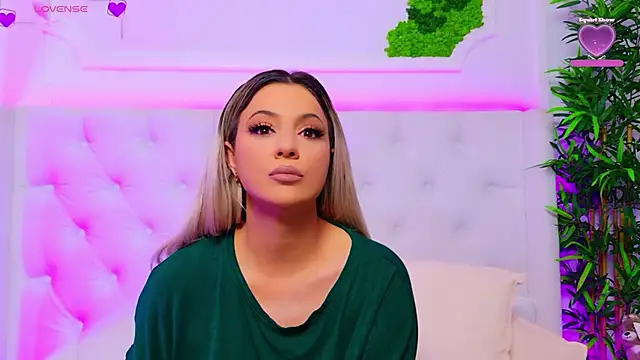 AriannaSins live sex cam