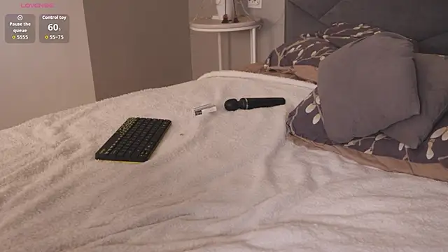 Victoria_Thomsons1's cam snapshot