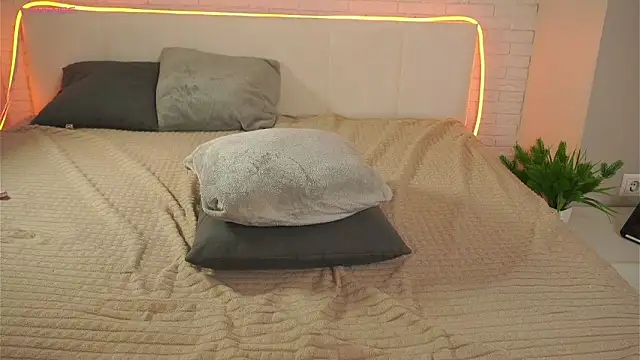 PixieMeow_'s cam snapshot