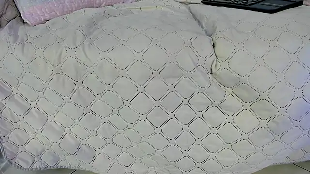 PauleteW10's cam snapshot