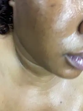 MeekyCurvyAss's cam snapshot