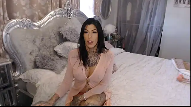 TattooBarbieHarleyXX's cam snapshot