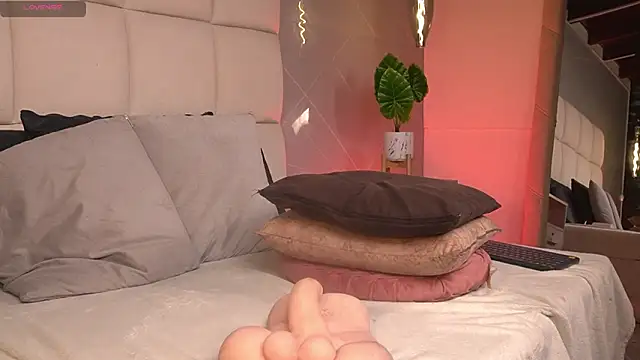 SaraMonroe1's cam snapshot