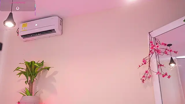 mili_moon_'s cam snapshot