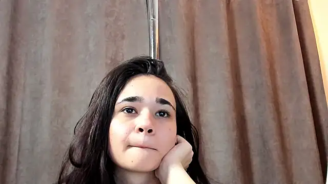 TinyBlair's cam snapshot