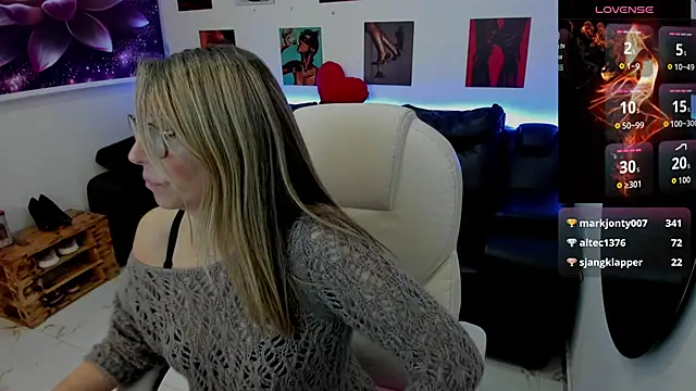 Scarlett_079's cam snapshot