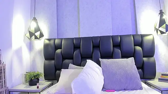 KylieCooperr_'s cam snapshot