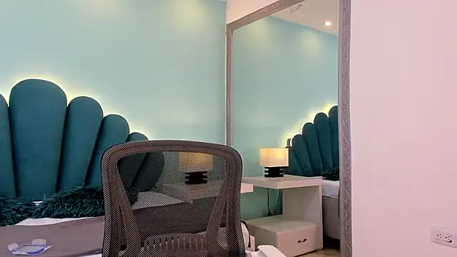 sharlott18's cam snapshot