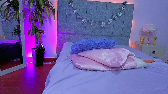 Zoe-yanin's cam snapshot