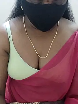 MrsNayoni77's cam snapshot