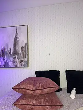 HoneyMollyX live sex cam