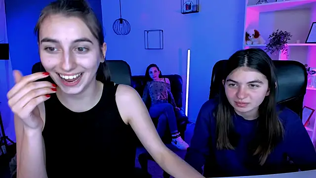 mila_firee's cam snapshot