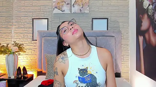 LanaRouse's cam snapshot