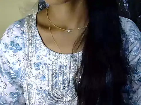 Khushi_v's cam snapshot