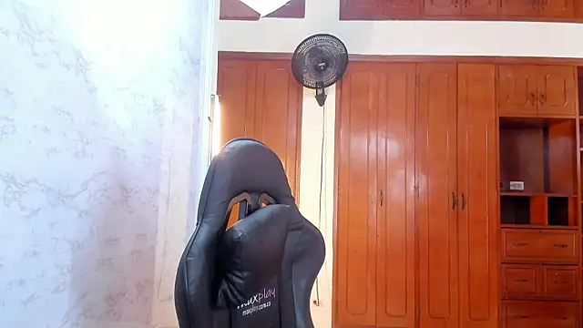 Sofy_and_Mia live sex cam