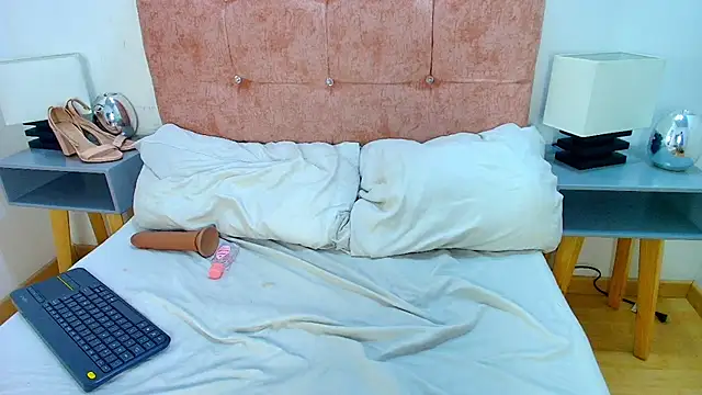 Annie_bonnie_'s cam snapshot