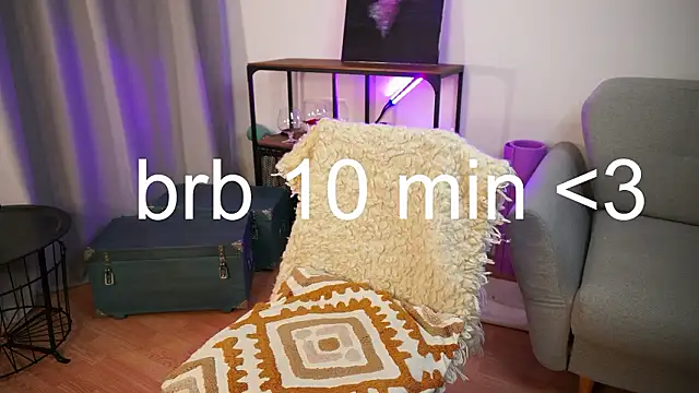 KatiePuig's cam snapshot