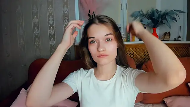 EmmalineKearl's cam snapshot