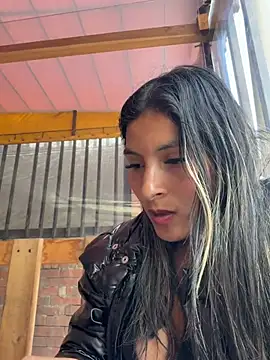 Cami_Leon2's cam snapshot