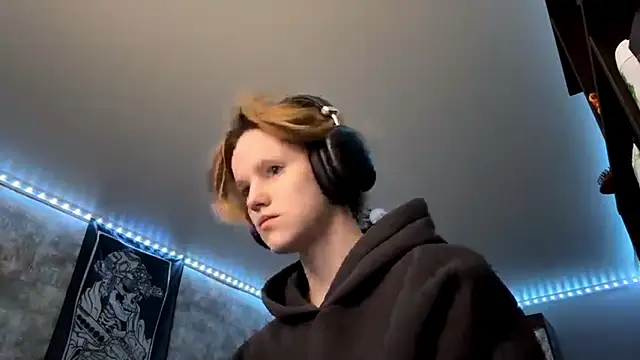 CutieGoga's cam snapshot