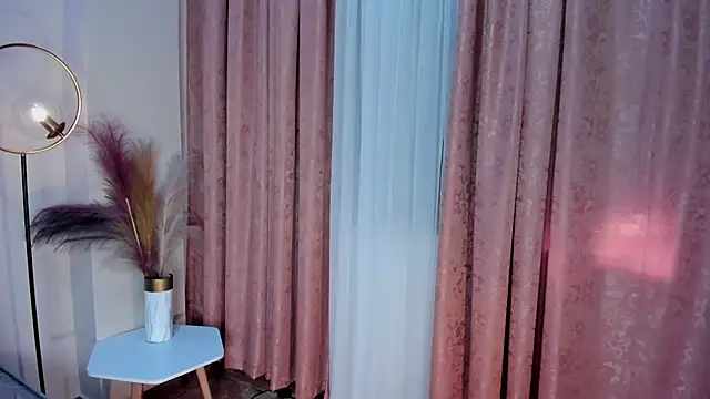 ZaraaDream's cam snapshot