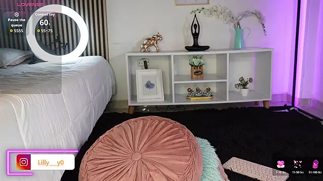 LillyDolls23's cam snapshot