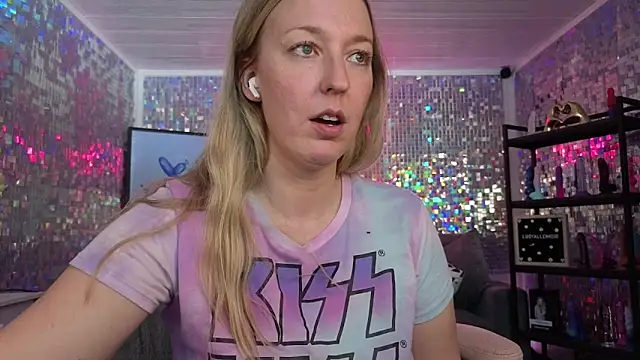 lucyallen4201's cam snapshot