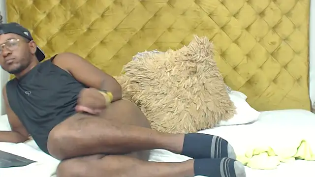 AndyCalifornia1's cam snapshot