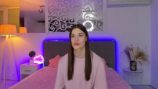 LuisaClover's cam snapshot