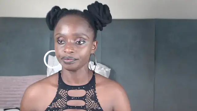 Jah-Queen's cam snapshot