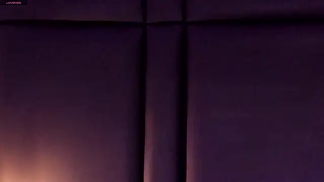 LaraFox1's cam snapshot