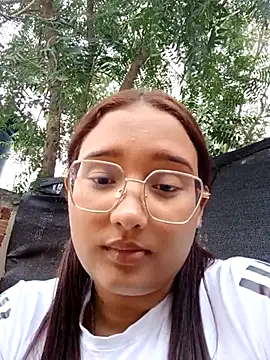 young_dairy01's cam snapshot