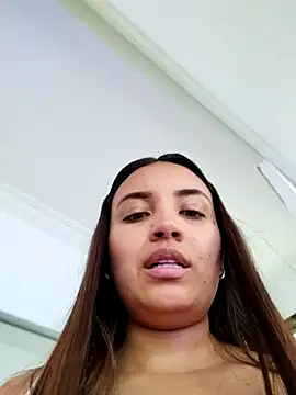 aisha_es live sex cam