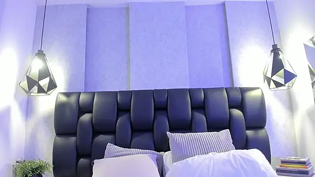 KylieCooperr_'s cam snapshot