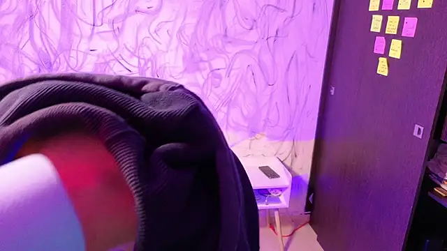 Saturno_v live sex cam