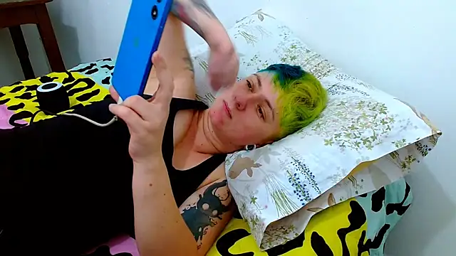 tomboyblue live sex cam