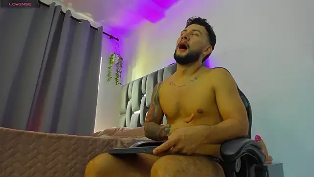 noah_corvelle live sex cam