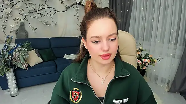 MiracleCurly live sex cam