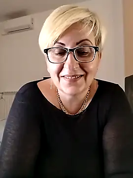 Pumabionda live sex cam