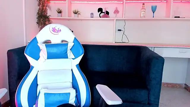 Samantha_Martiness's cam snapshot