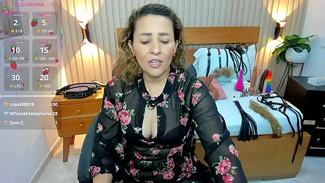 luciana_ballesteros_'s cam snapshot