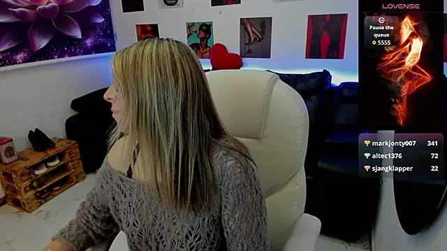 Scarlett_079's cam snapshot