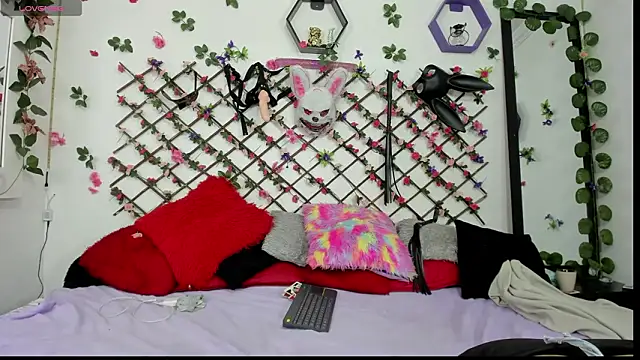 playful-girls's cam snapshot