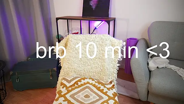 KatiePuig's cam snapshot