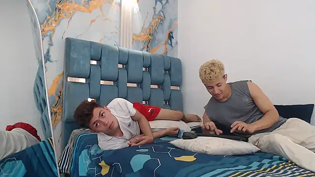 VERY_HOT_GUYS's cam snapshot