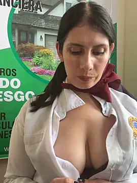 Alysson-- live sex cam